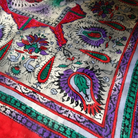 💥3/$15 Square Paisley & Floral Scarf - Picture 4 of 8